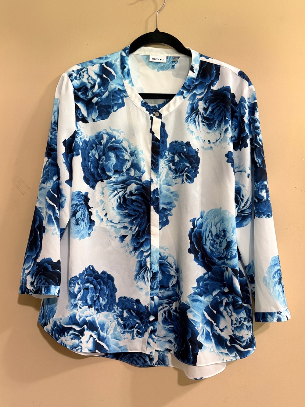 DKNYC Blue and White Floral Button-Down Blouse XL